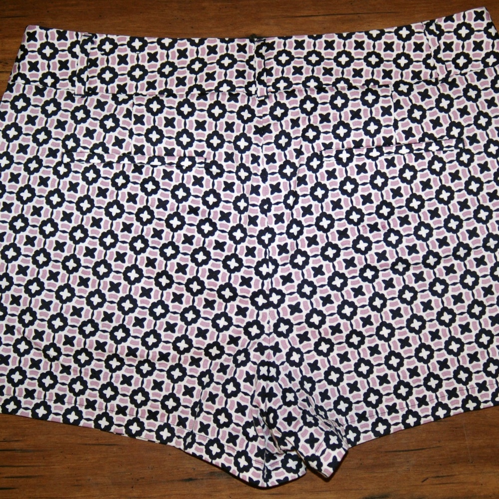 Loft Riviera Shorts - Picture 2 of 3